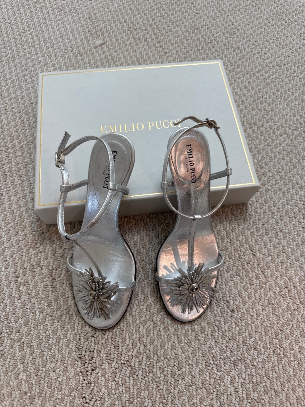 Emilio Pucci US 6.5 like new strappy kitten heel sandal